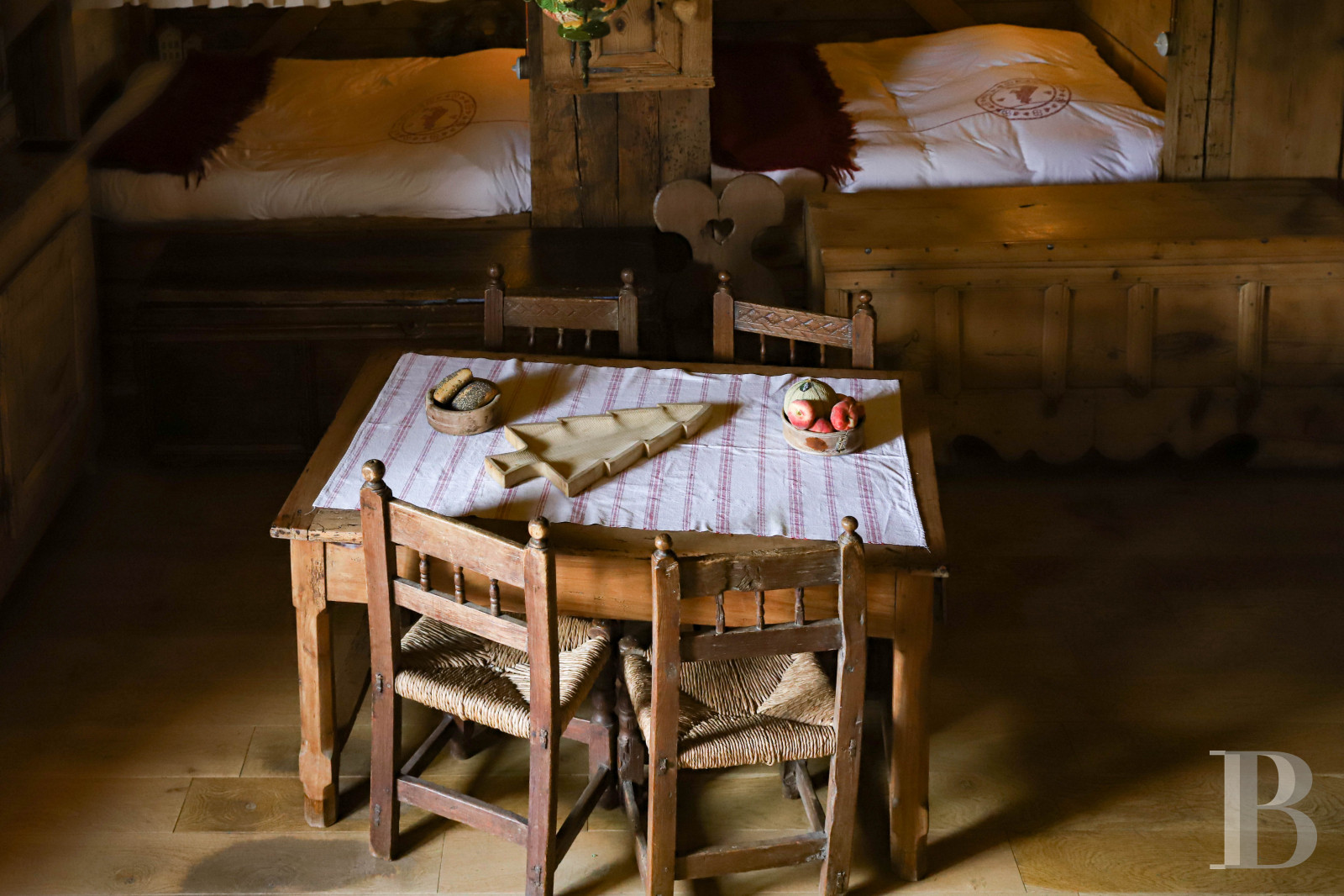 A traditional chalet barn surrounded by alpine pastures in Haute-Savoie, not far from Morzine - photo  n°24